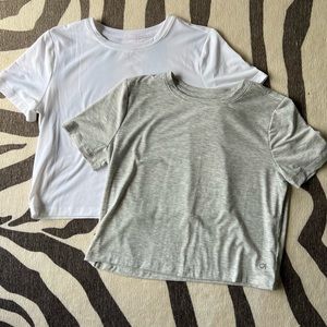 Bundle of 3 Gap Fit breathe tops.